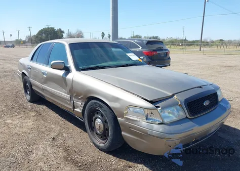 2003 Ford Crown Victoria Standard z USA, uszkodzony, nr VIN 2FAFP73W63X154934